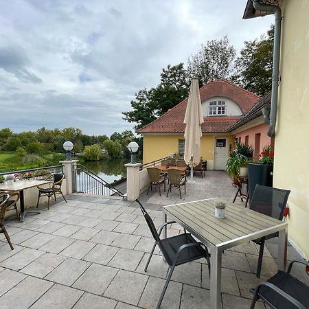 Pension Bootshaus Hotel Weissenfels Exterior photo